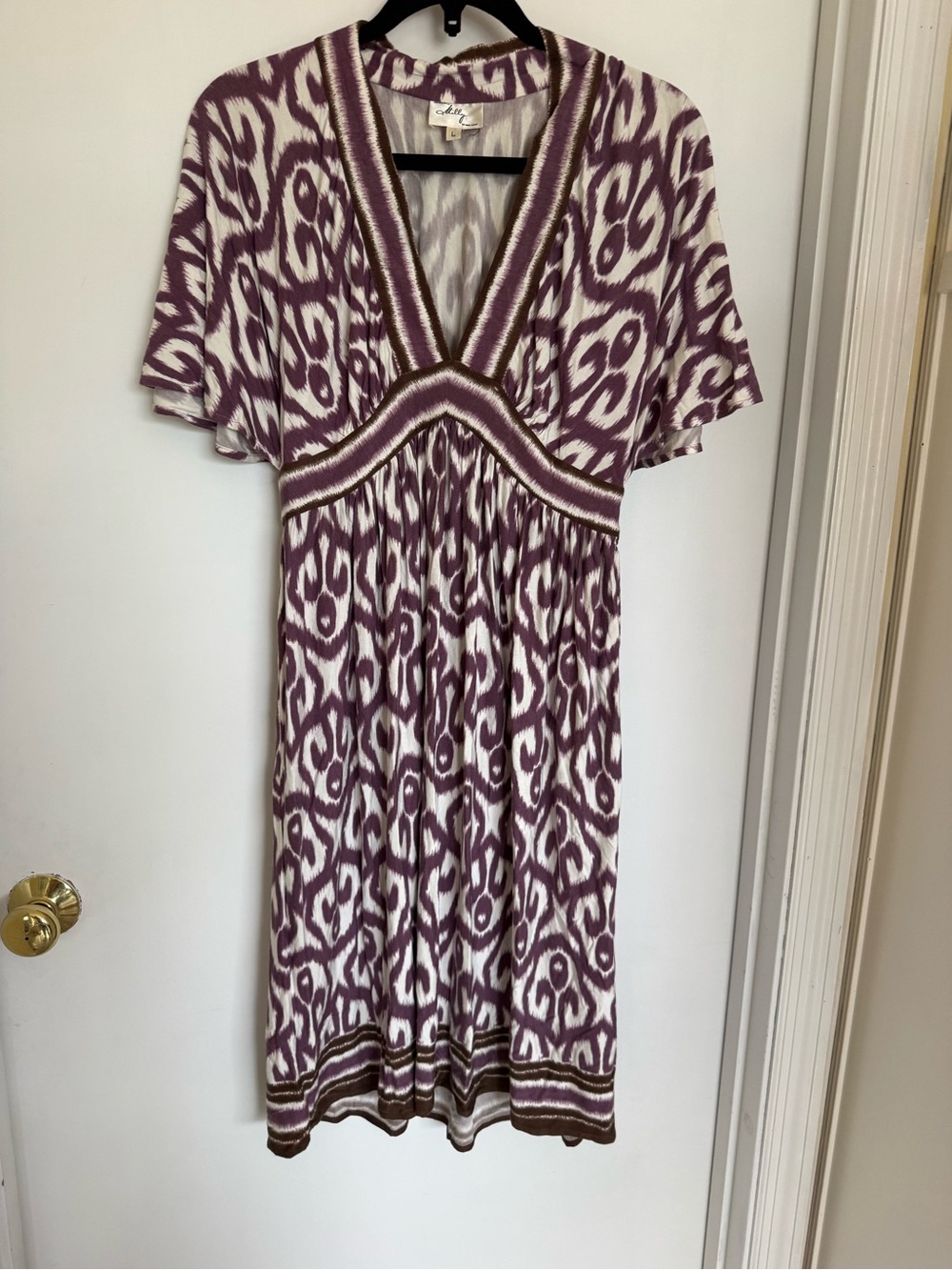 Vintage Molly V-Neck Printed Dress with flutter sleeve